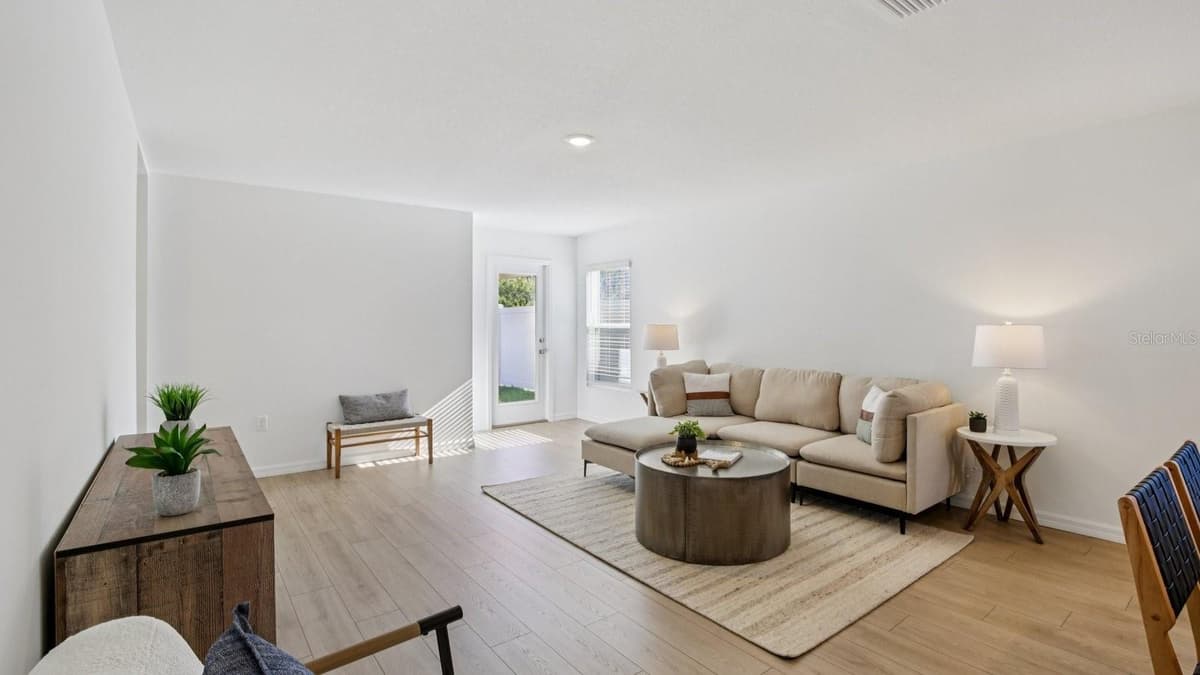 5290 BERRY BAY AVENUE — photo 3 of 27