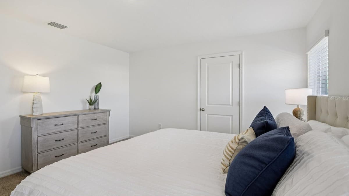 5290 BERRY BAY AVENUE — photo 18 of 27