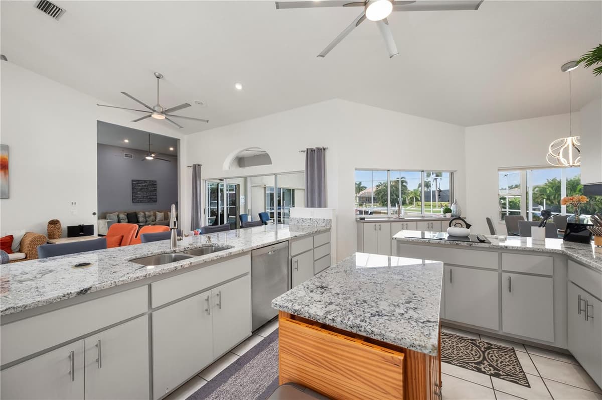 265 BELVEDERE COURT — photo 17 of 63