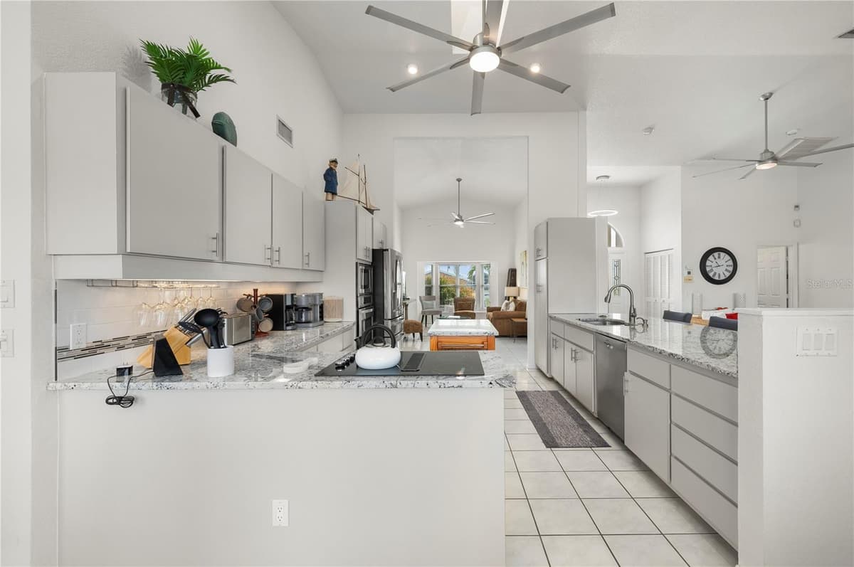 265 BELVEDERE COURT — photo 15 of 63