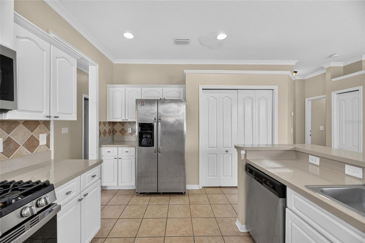 24519 BREEZY OAK COURT — photo 25 of 63