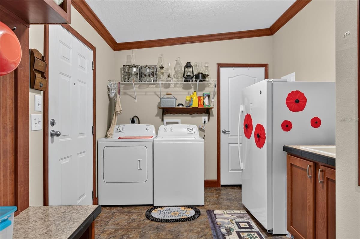 9065 LAKEVIEW COURT — photo 59 of 99