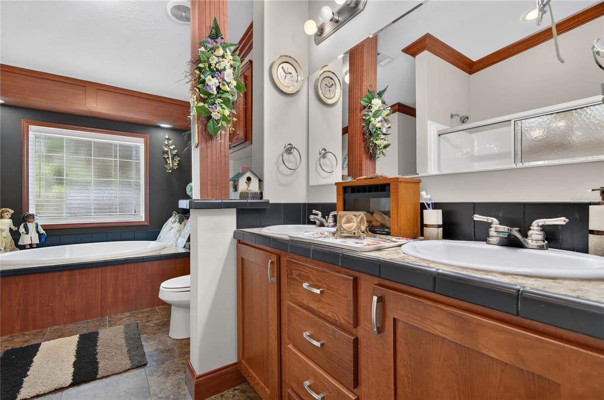 9065 LAKEVIEW COURT — photo 98 of 99