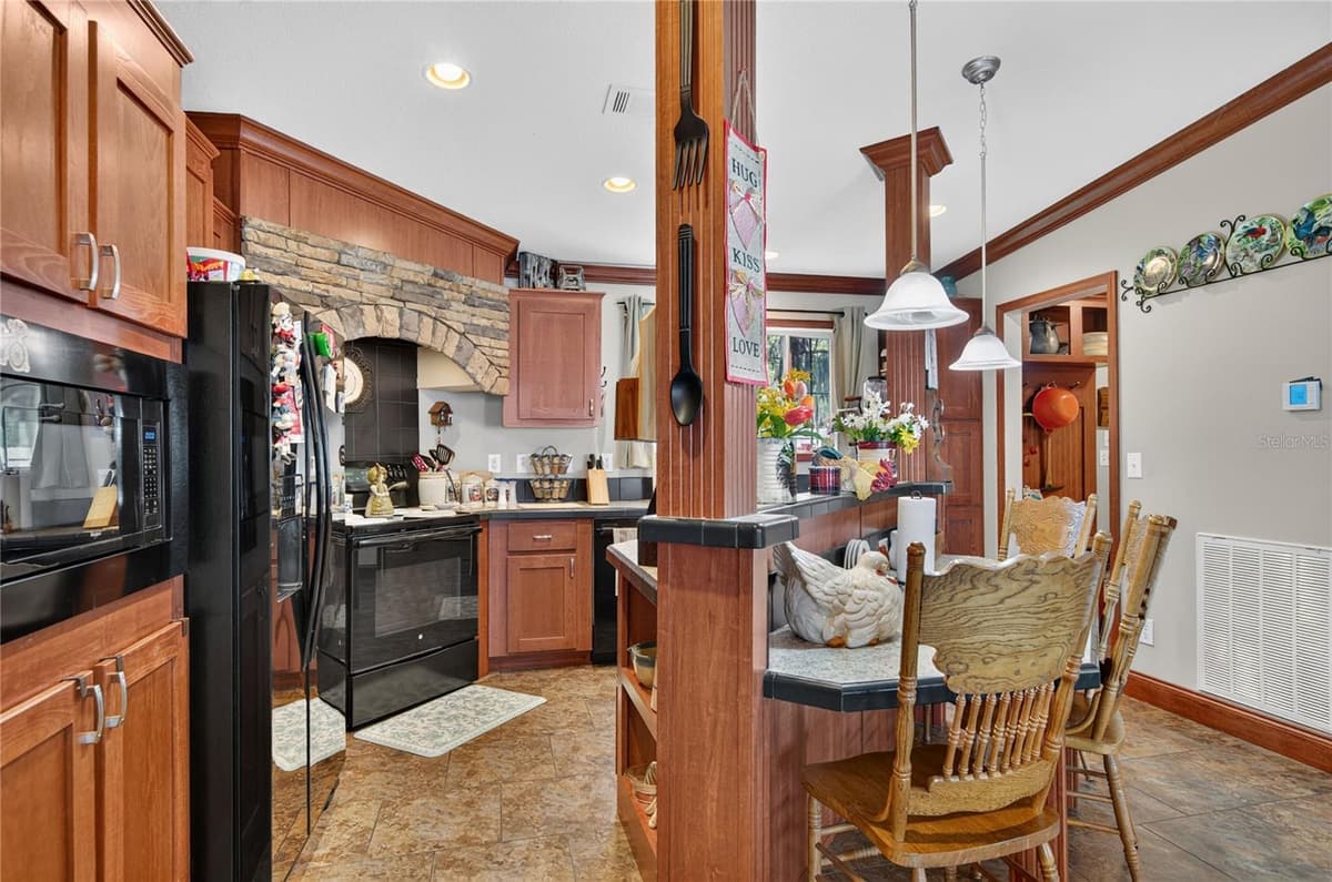 9065 LAKEVIEW COURT — photo 67 of 99