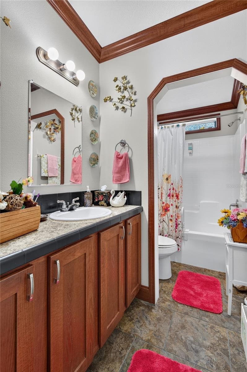 9065 LAKEVIEW COURT — photo 85 of 99