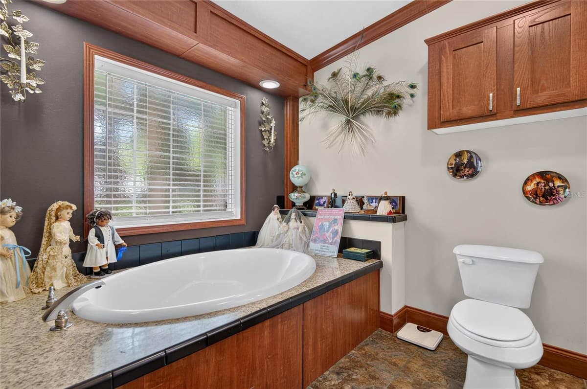 9065 LAKEVIEW COURT — photo 95 of 99