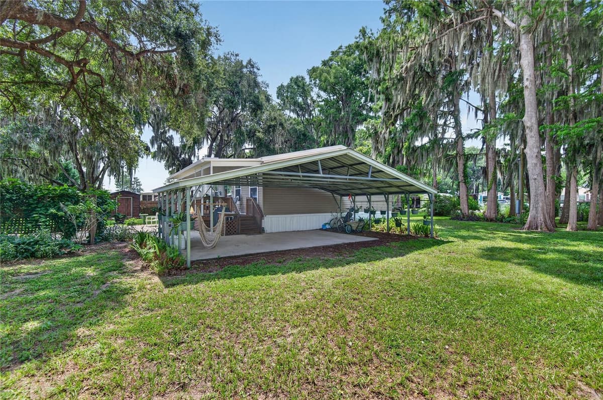9065 LAKEVIEW COURT — photo 30 of 99