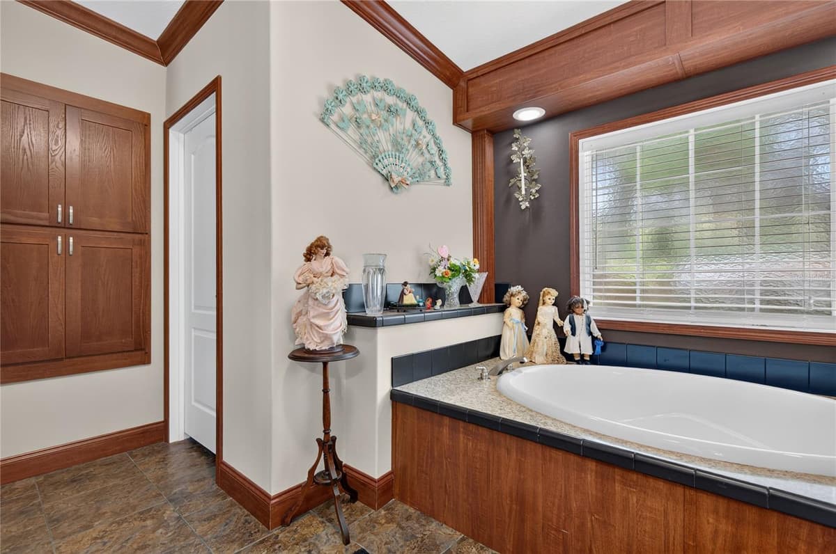 9065 LAKEVIEW COURT — photo 96 of 99