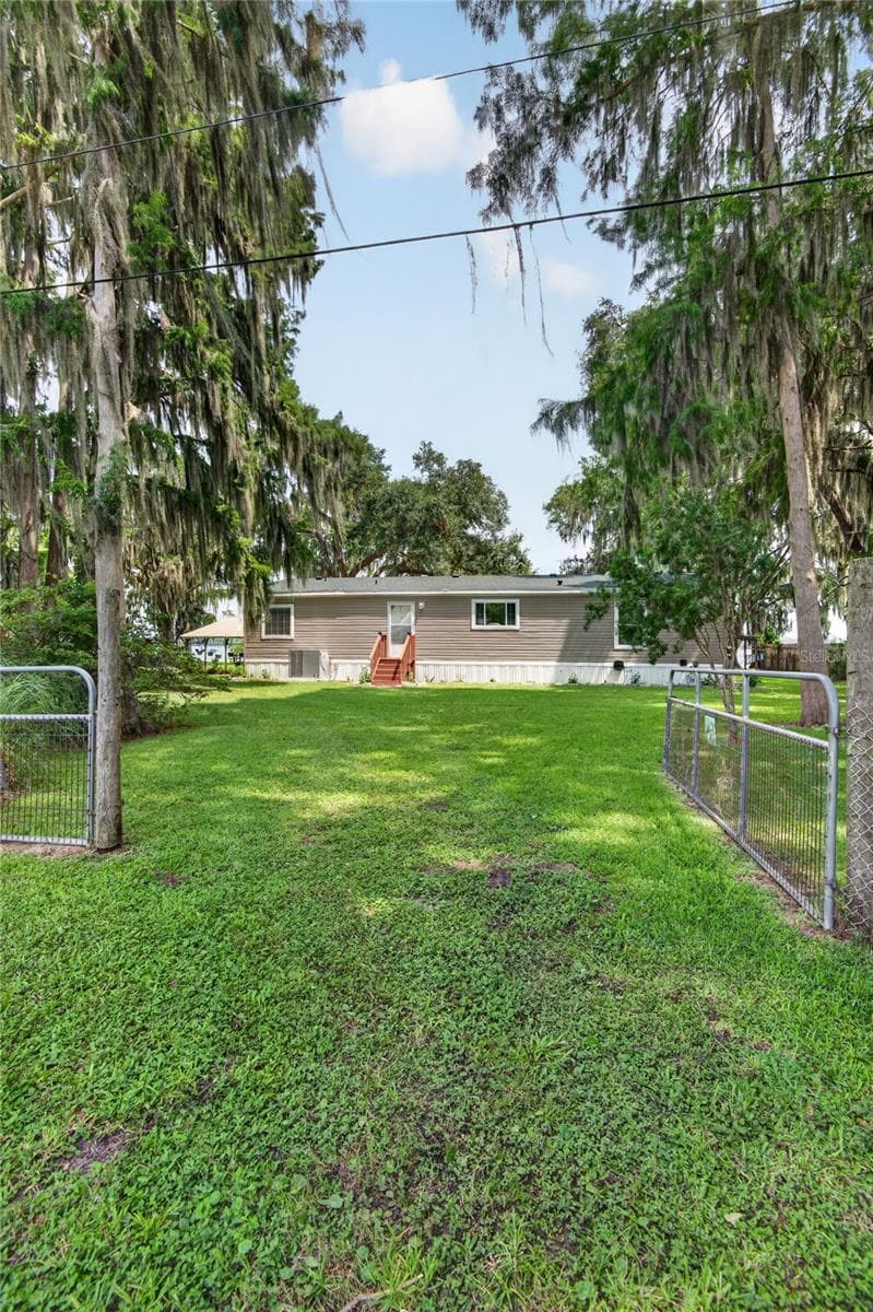 9065 LAKEVIEW COURT — photo 23 of 99