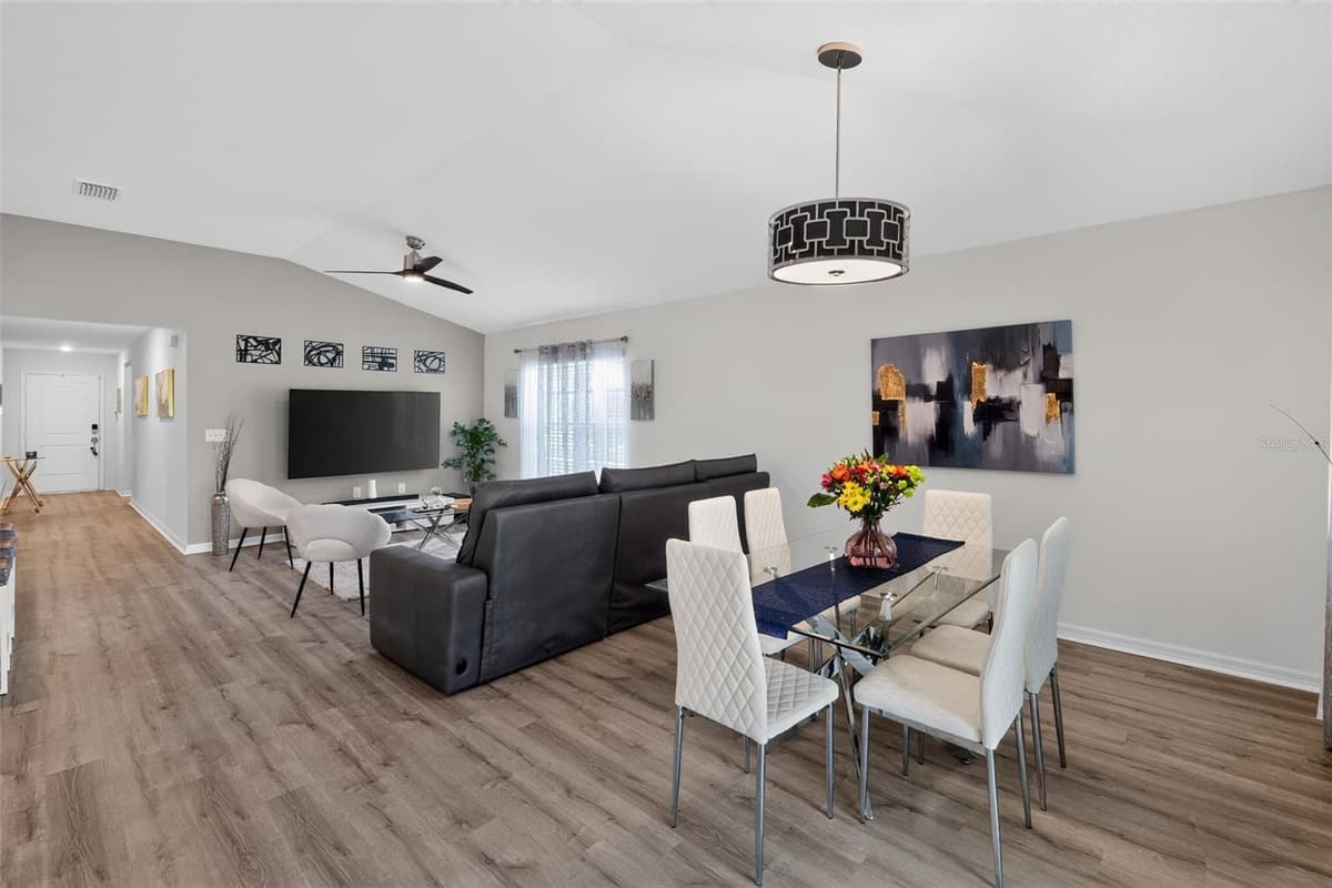 9181 OSCRAFT DRIVE — photo 3 of 32