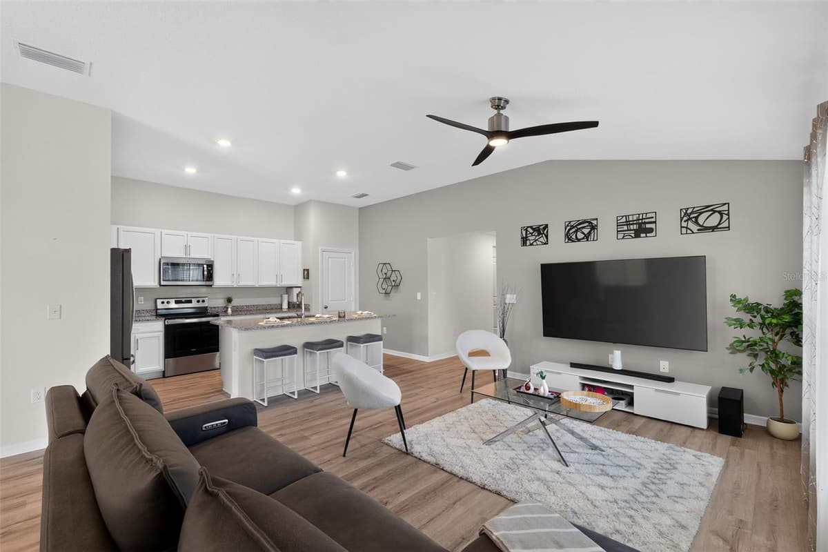 9181 OSCRAFT DRIVE — photo 6 of 32