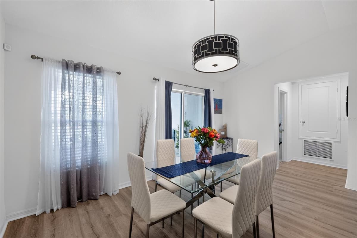 9181 OSCRAFT DRIVE — photo 5 of 32