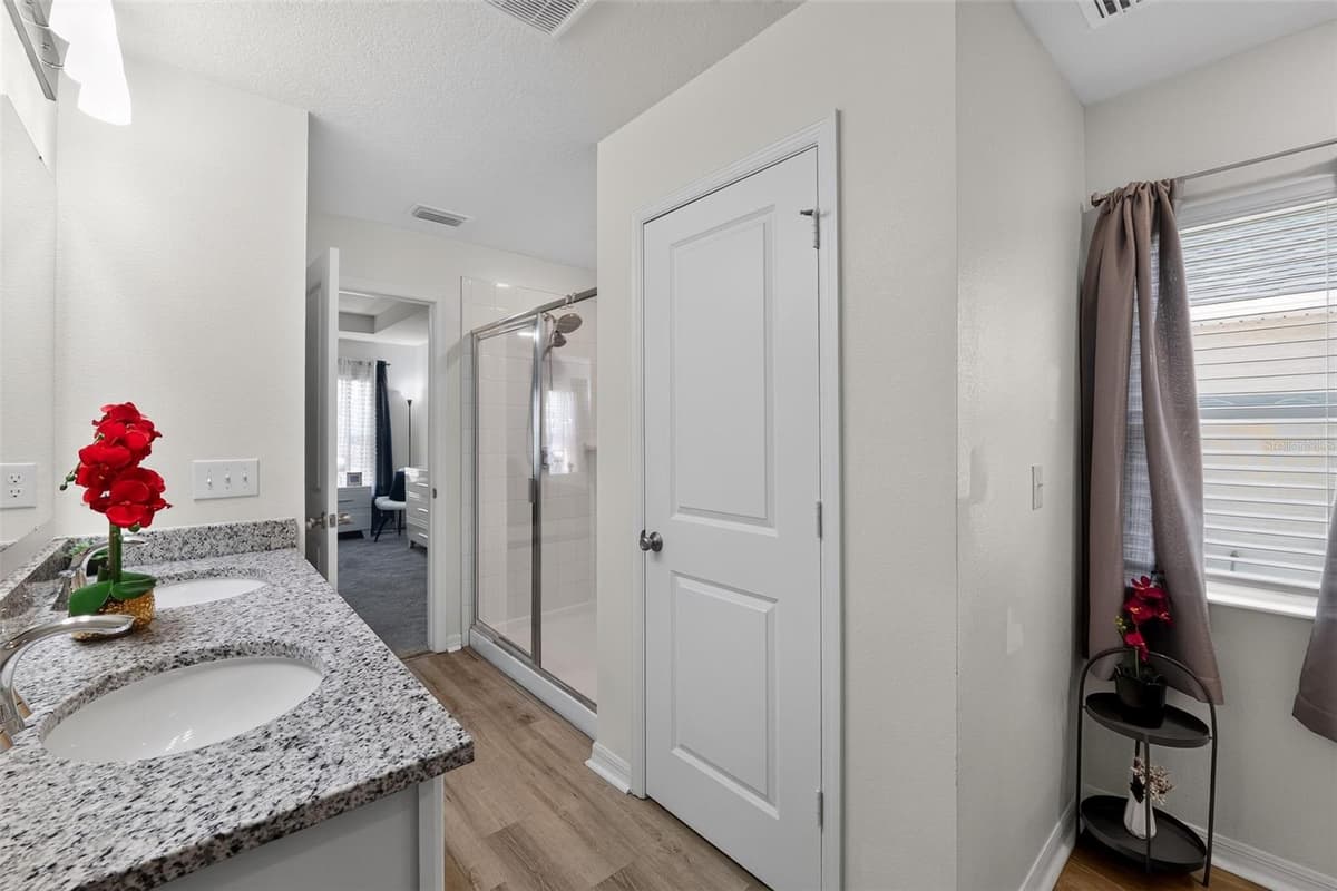 9181 OSCRAFT DRIVE — photo 12 of 32