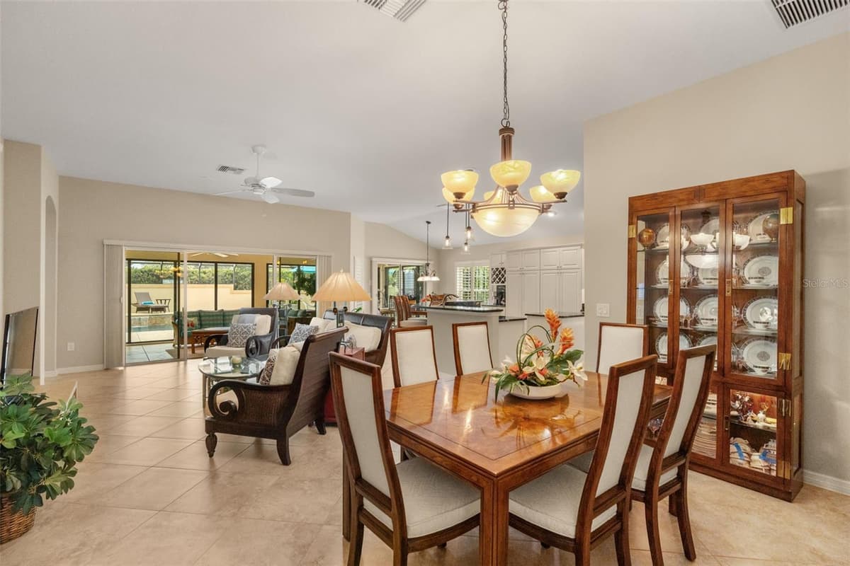 2643 JUPITER WAY — photo 10 of 44