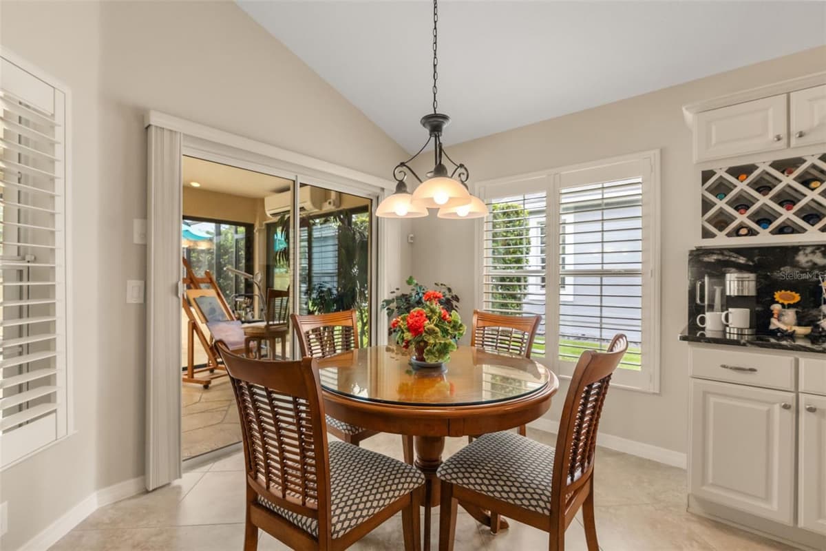 2643 JUPITER WAY — photo 16 of 44