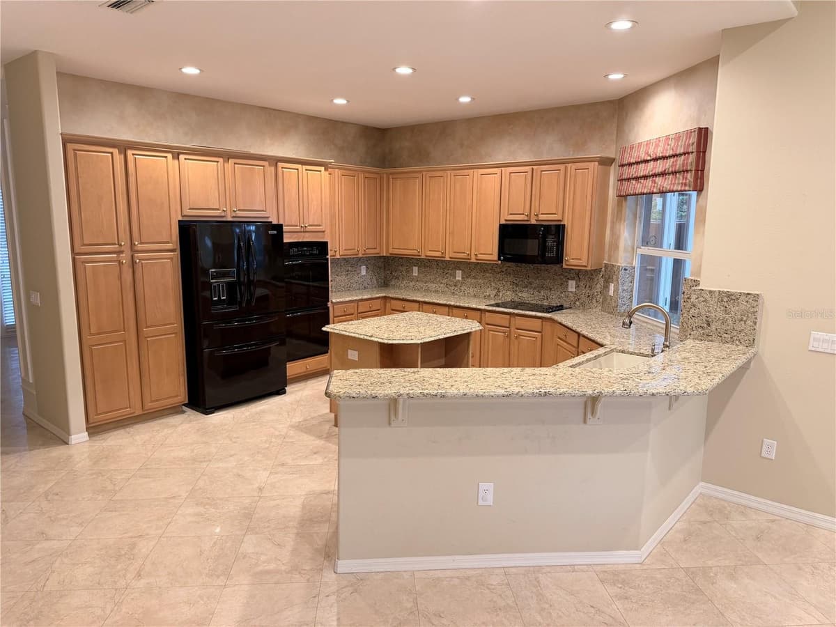 3704 SWANS LANDING DRIVE — photo 9 of 23