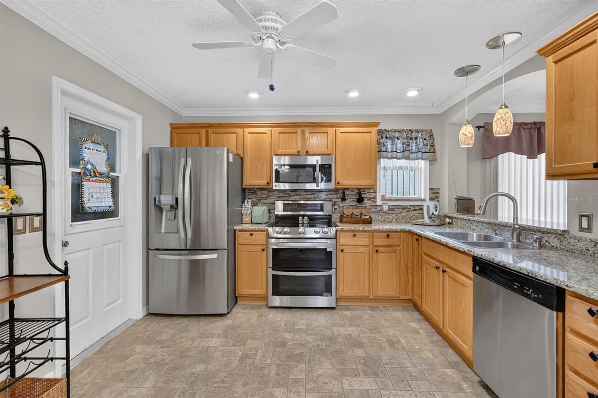 7610 171ST HORSESHOE LANE — photo 3 of 37