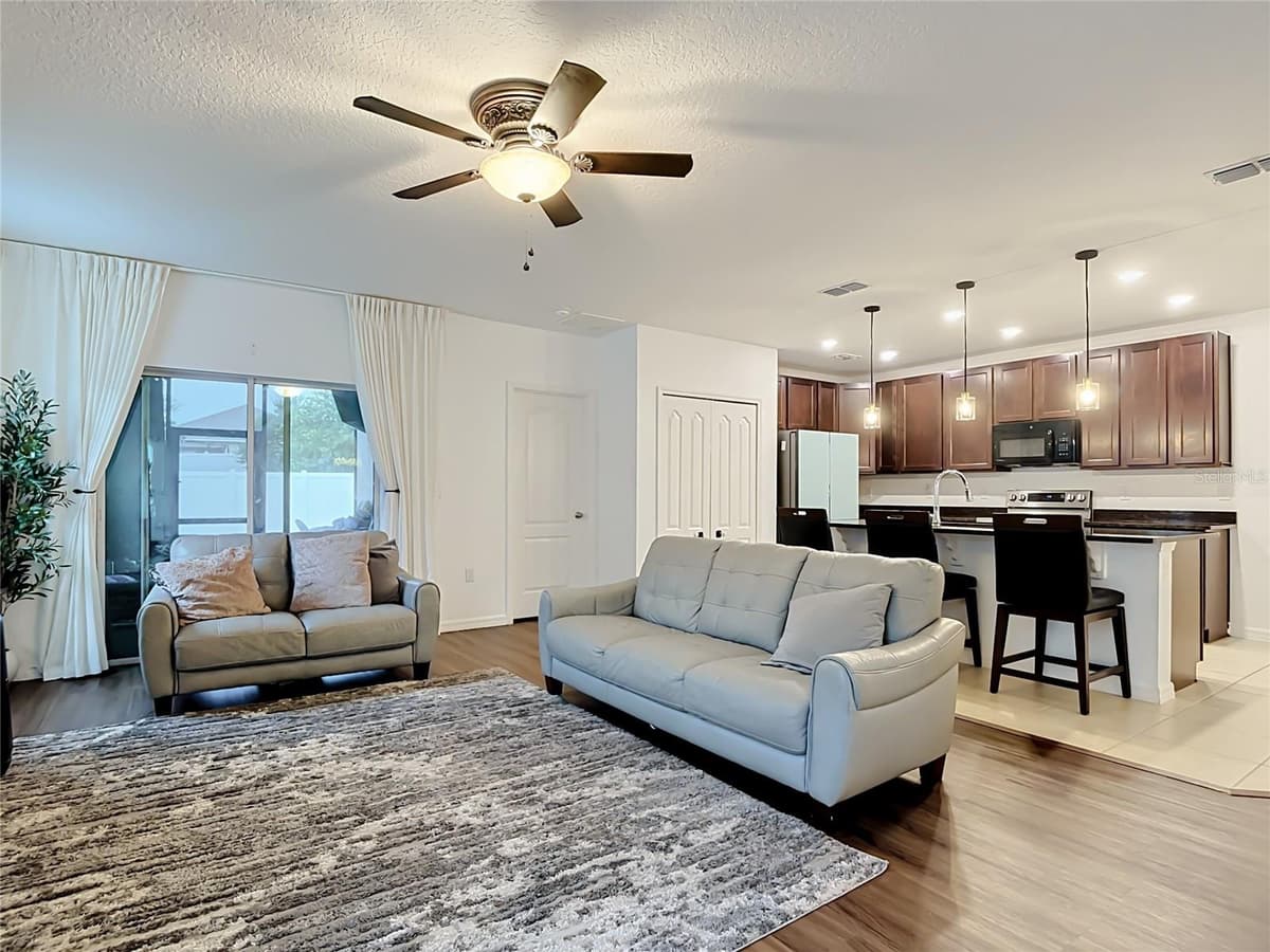399 PINECREST LOOP — photo 9 of 41