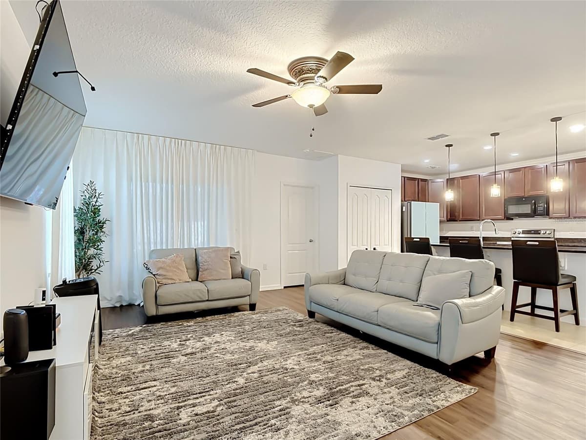 399 PINECREST LOOP — photo 4 of 41
