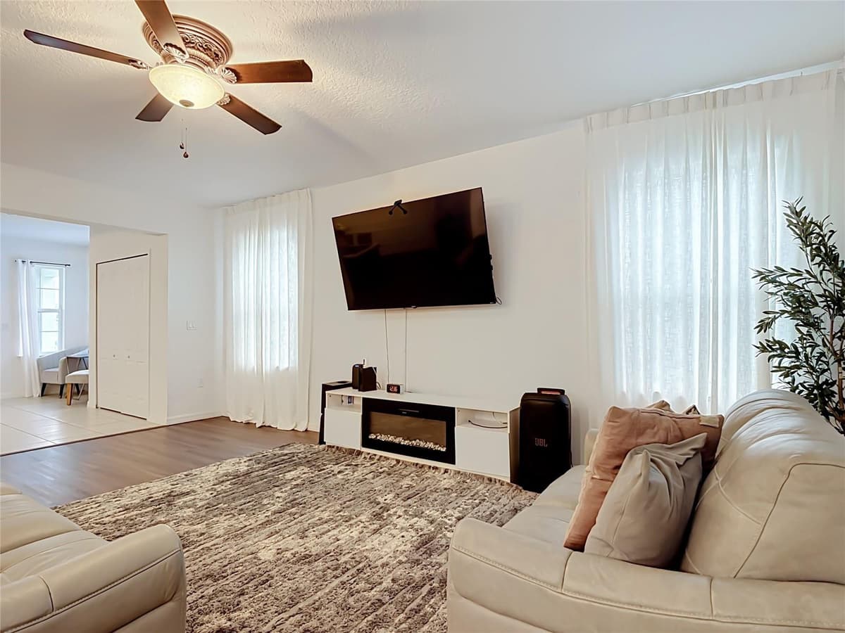 399 PINECREST LOOP — photo 6 of 41