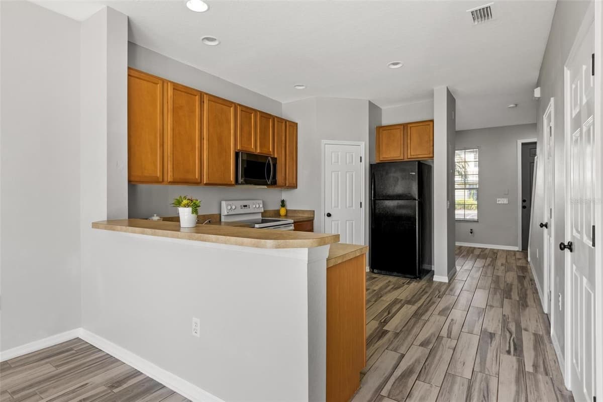 8874 CHRISTIE DRIVE — photo 8 of 27