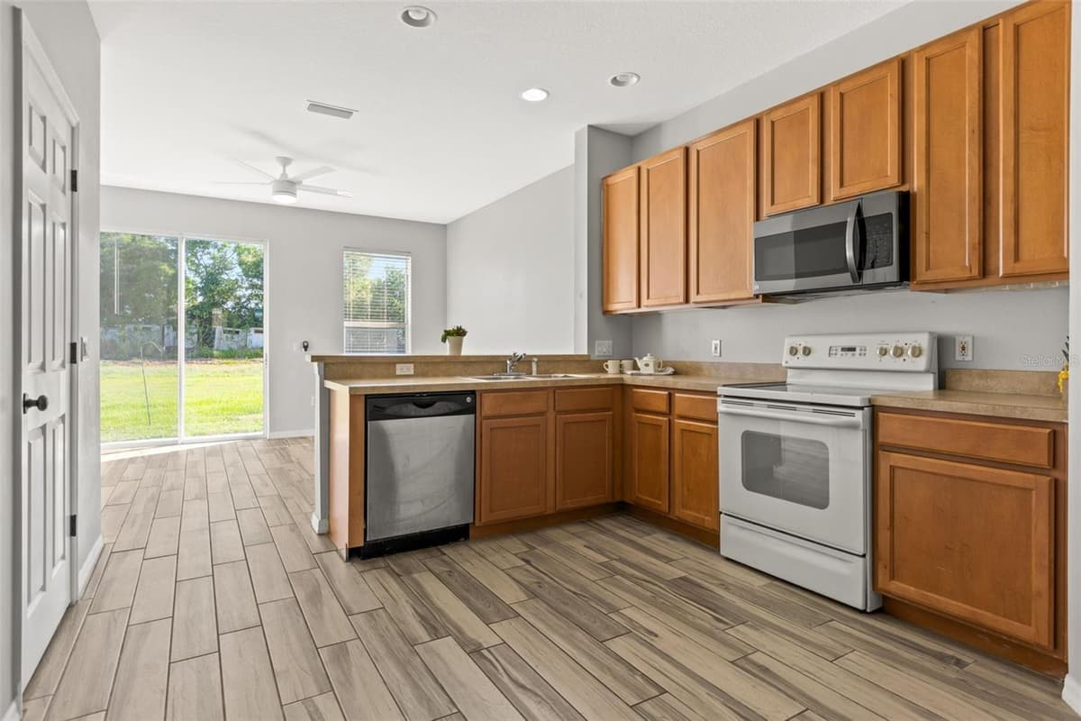8874 CHRISTIE DRIVE — photo 5 of 27