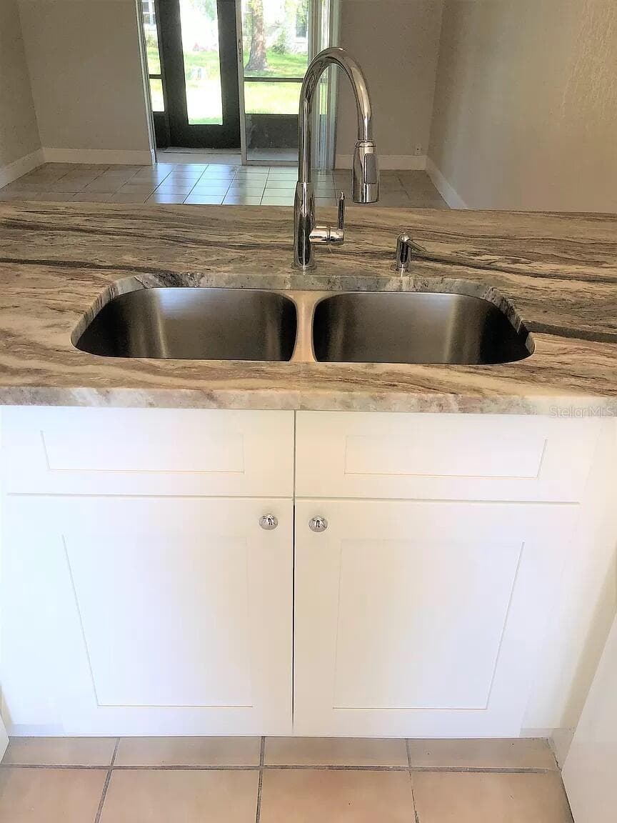 10109 BLAZED TREE COURT — photo 3 of 18