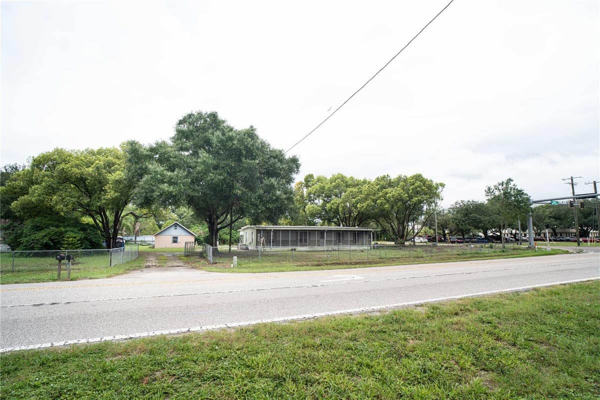 2014 GUNN HIGHWAY — photo 18 of 29
