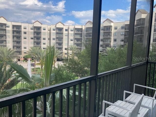 14501 GROVE RESORT AVENUE — photo 18 of 38