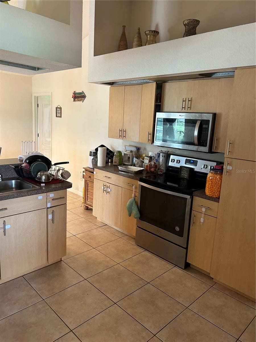 29 FAIRWAY ROAD — photo 11 of 56