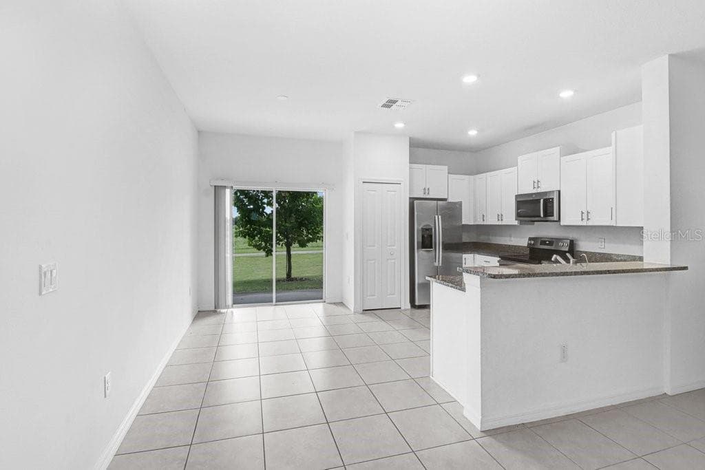 10398 TRUMPET HONEYSUCKLE WAY — photo 11 of 60