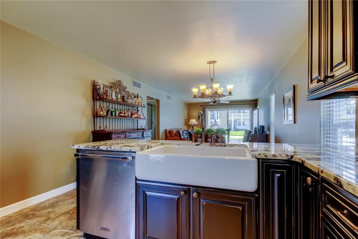 7003 SUNSET WAY — photo 10 of 45