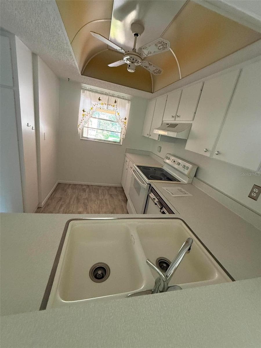 2536 CLUBHOUSE CIRCLE — photo 11 of 25