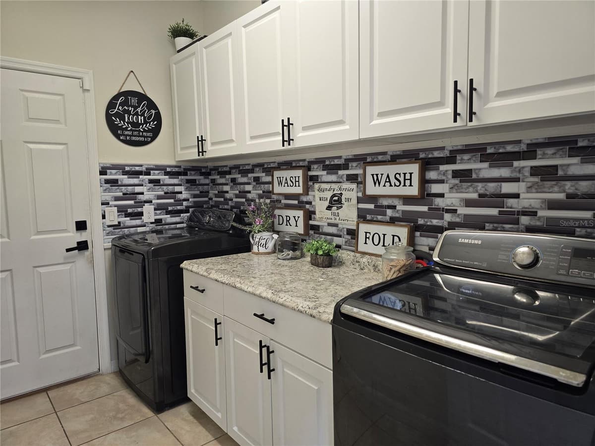 2732 LAKE POINTE DRIVE — photo 38 of 42