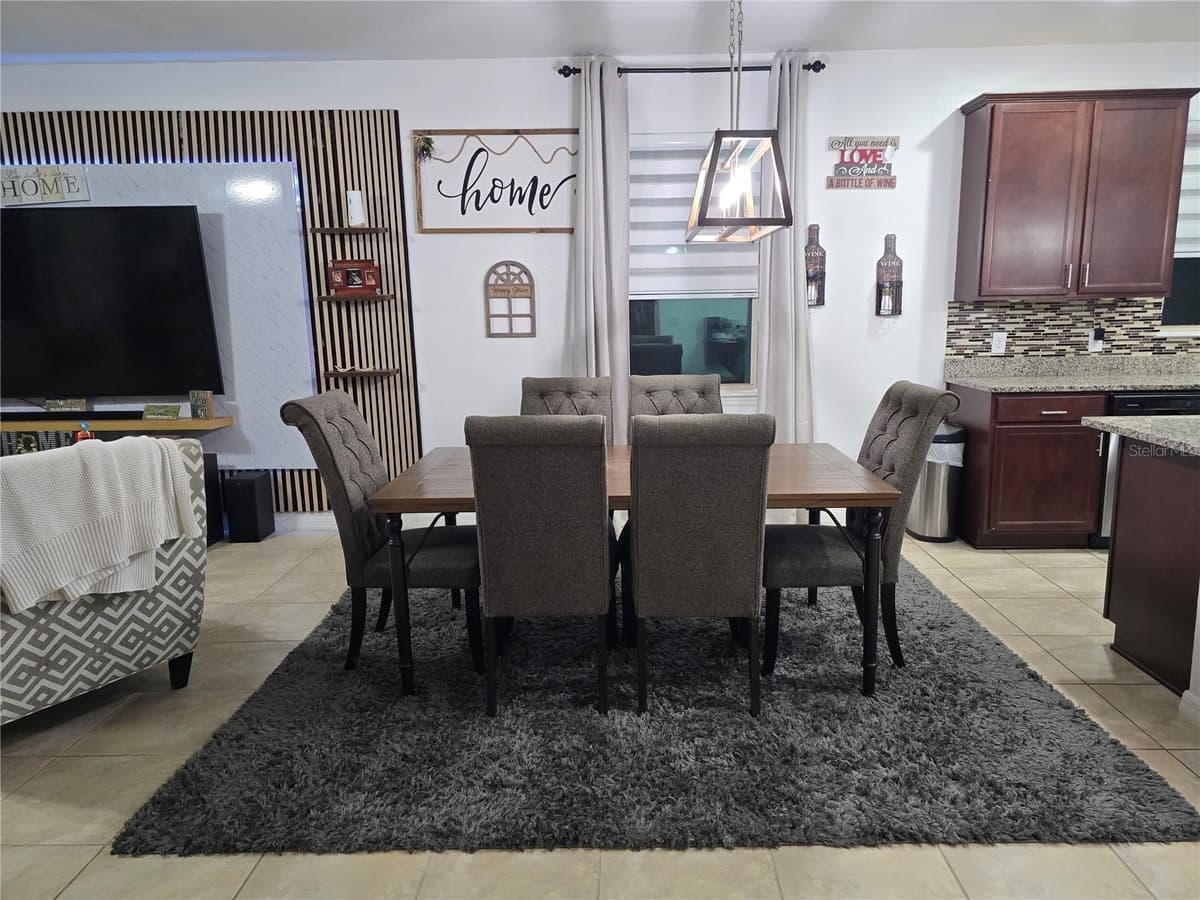 2732 LAKE POINTE DRIVE — photo 3 of 42