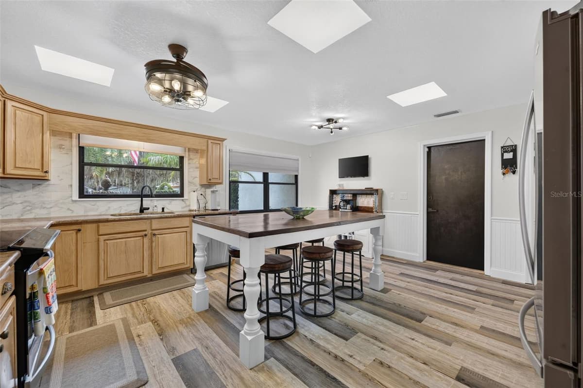 6601 BRENDA DRIVE — photo 9 of 34