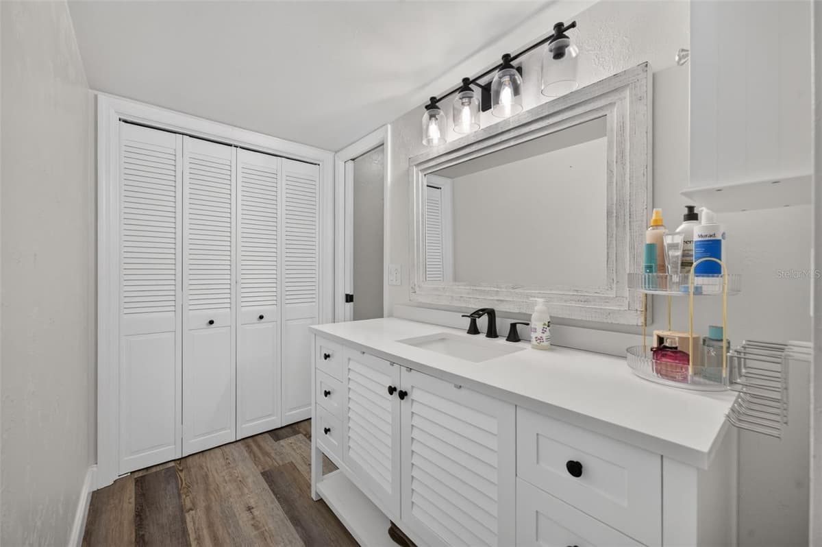 6601 BRENDA DRIVE — photo 15 of 34
