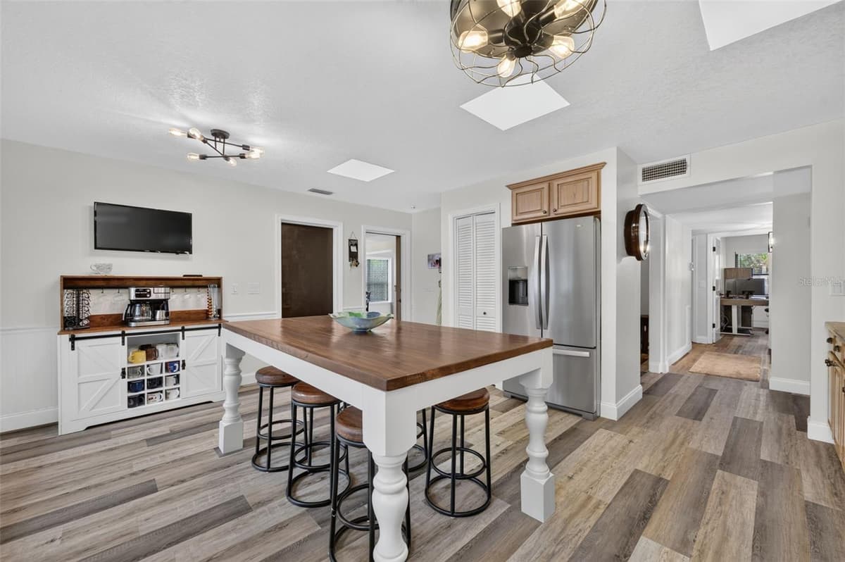 6601 BRENDA DRIVE — photo 8 of 34