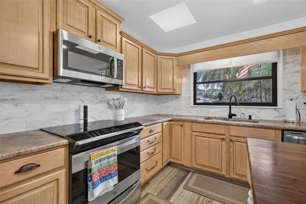 6601 BRENDA DRIVE — photo 11 of 34