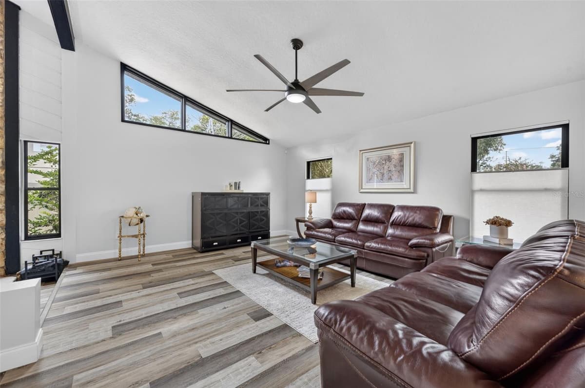 6601 BRENDA DRIVE — photo 3 of 34