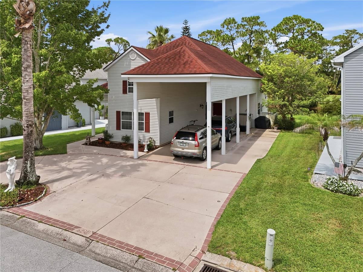 523 FAIRWAYS DRIVE — photo 3 of 37