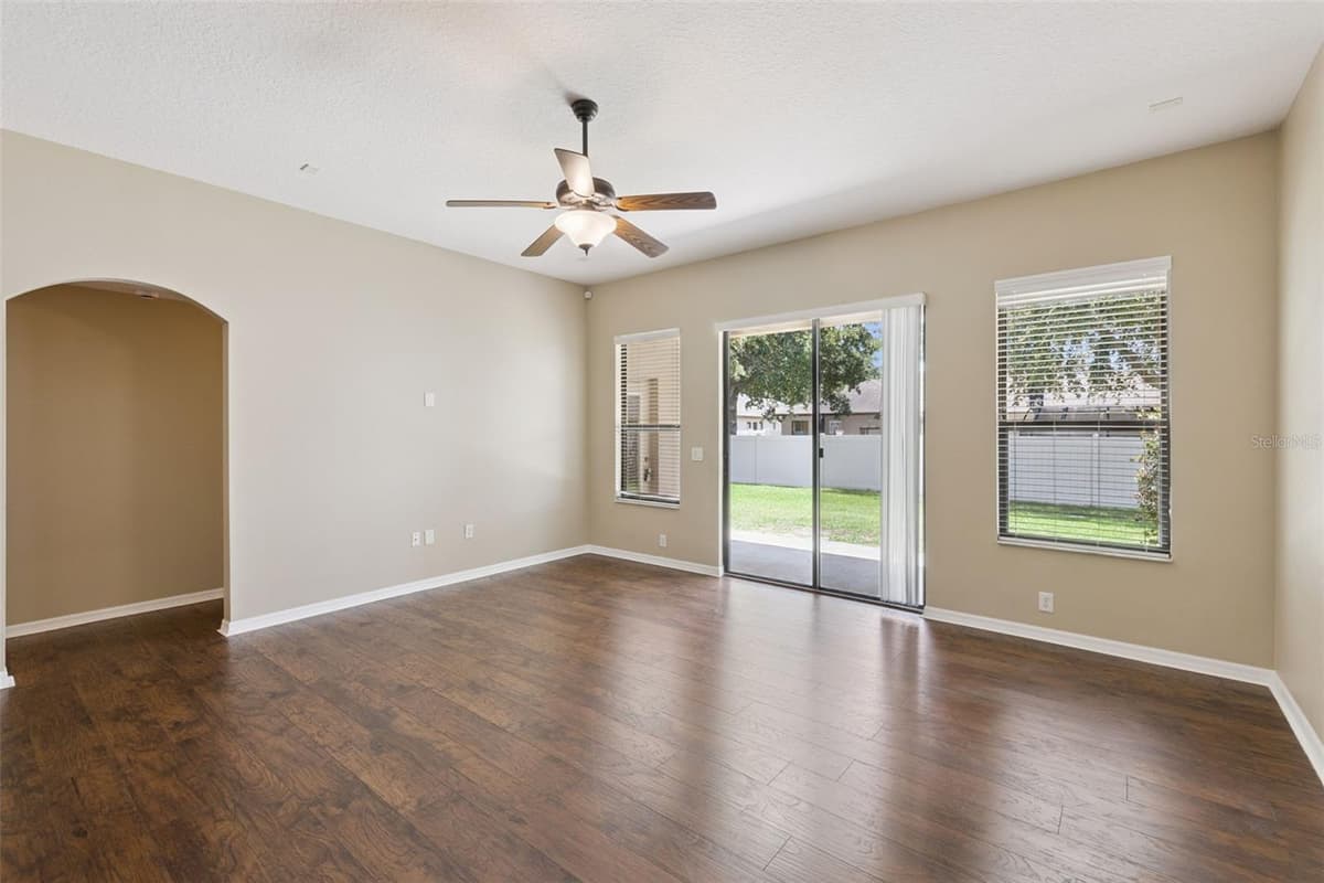 1106 NATURAL OAKS DRIVE — photo 8 of 36