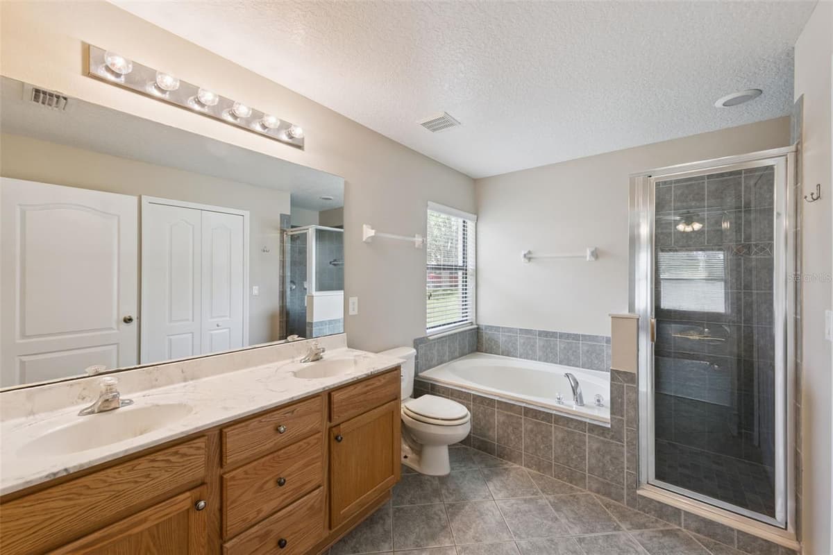 1106 NATURAL OAKS DRIVE — photo 15 of 36