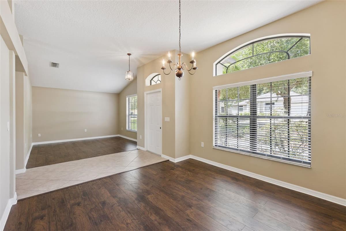 1106 NATURAL OAKS DRIVE — photo 3 of 36