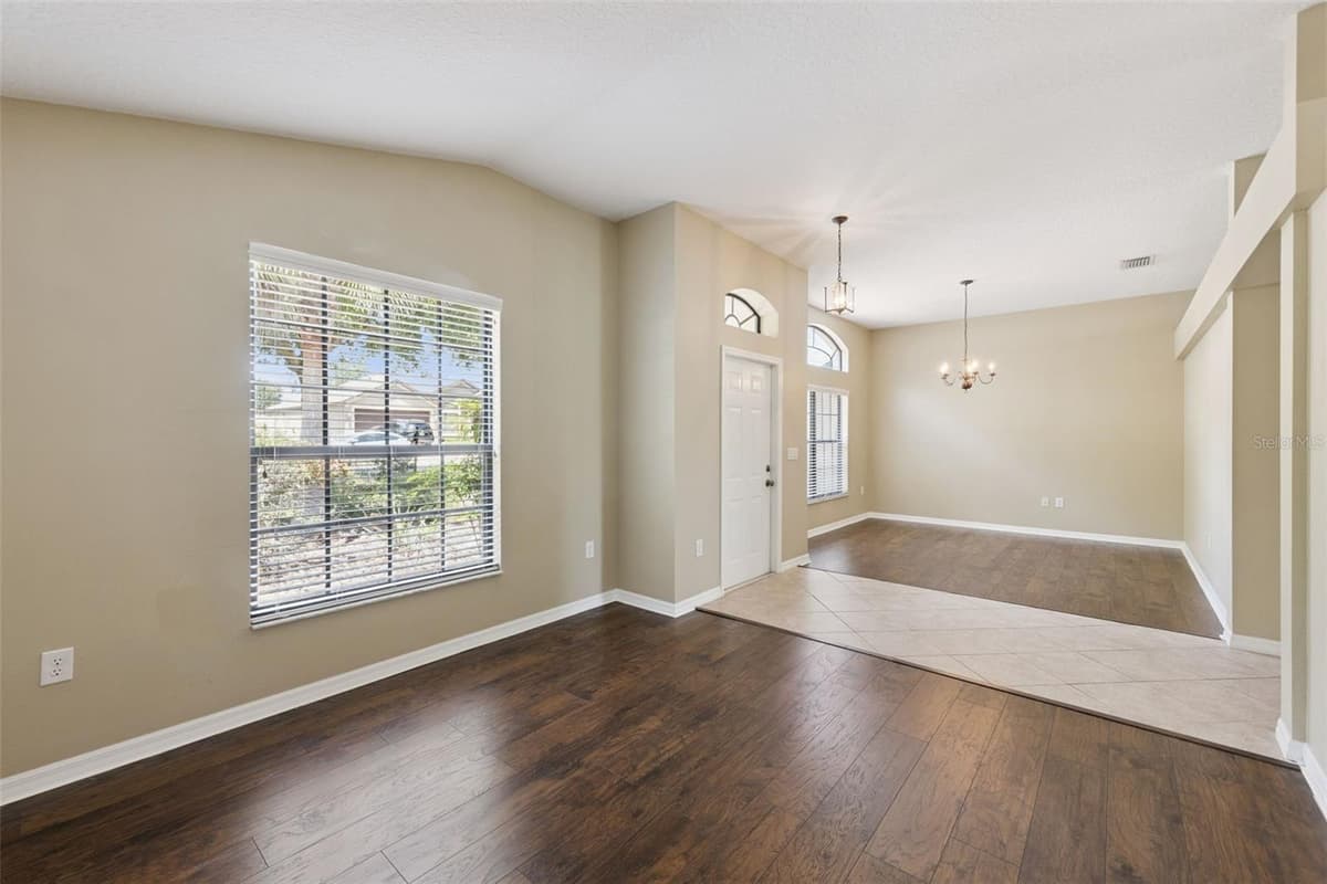 1106 NATURAL OAKS DRIVE — photo 4 of 36