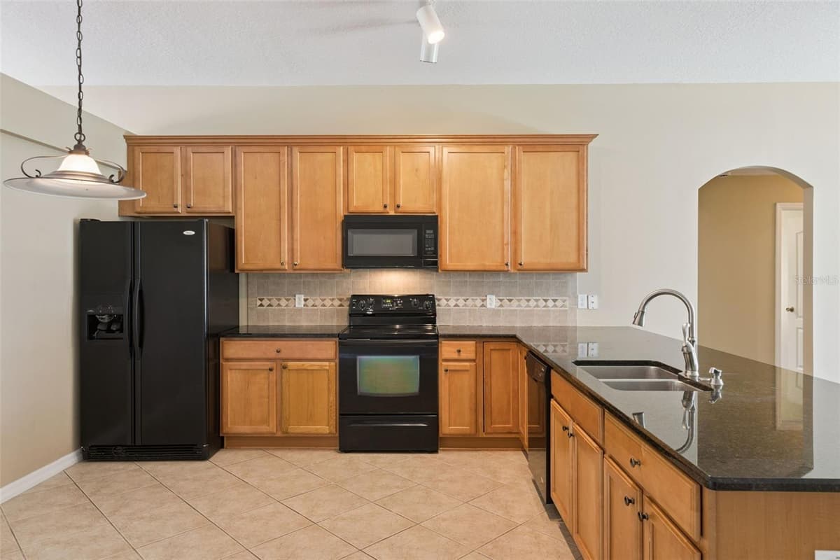 1106 NATURAL OAKS DRIVE — photo 10 of 36
