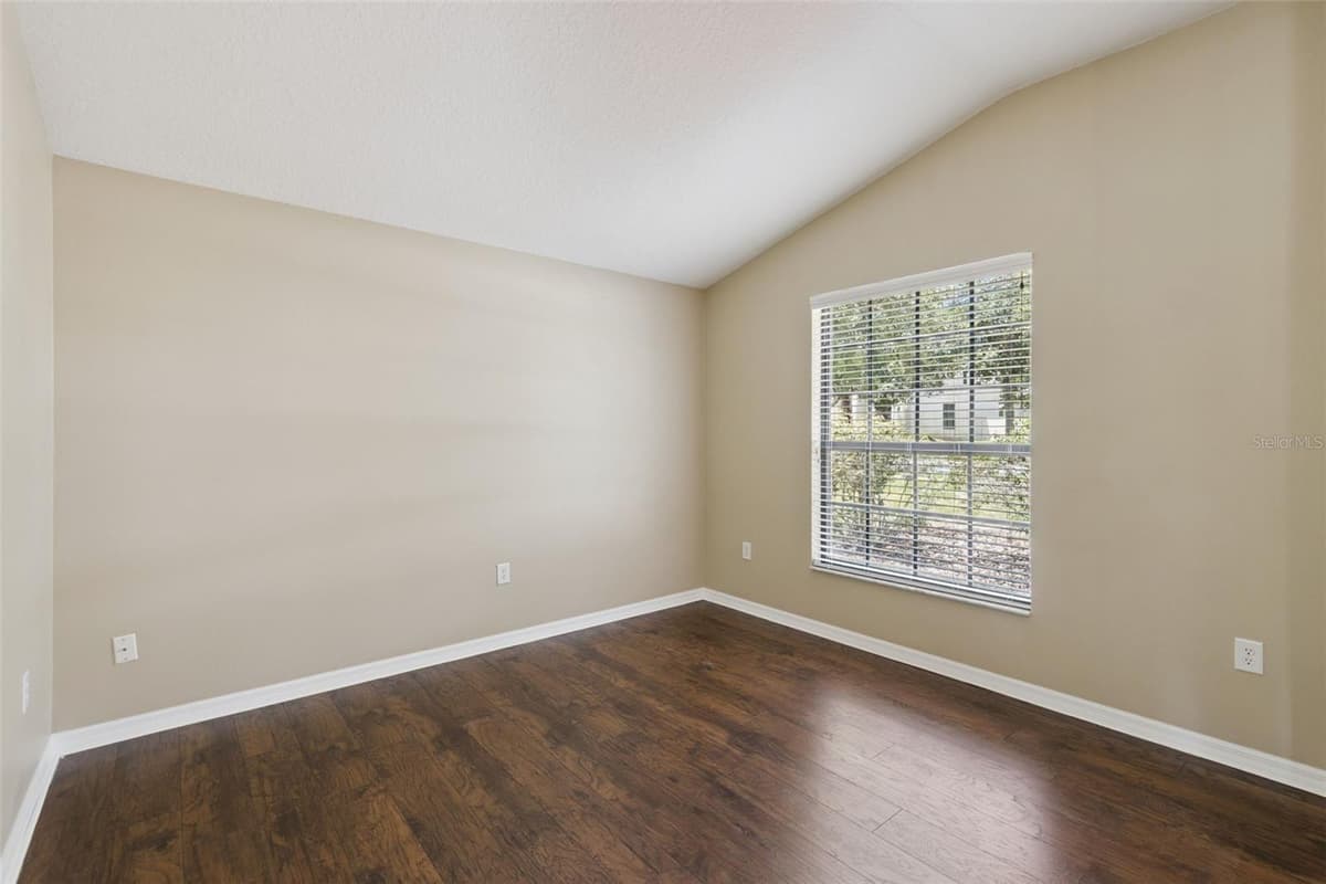 1106 NATURAL OAKS DRIVE — photo 5 of 36