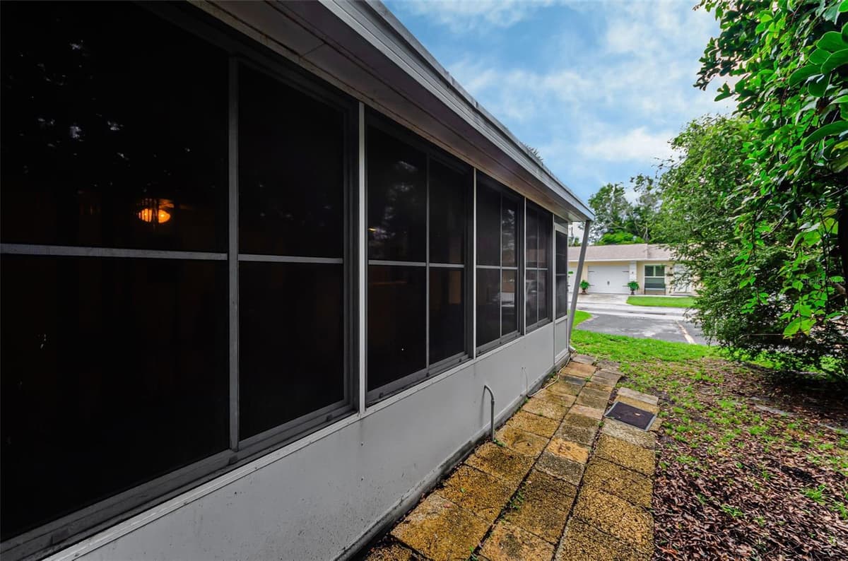 830 CAMBRIDGE COURT — photo 35 of 49