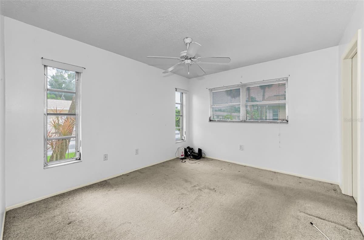 830 CAMBRIDGE COURT — photo 24 of 49