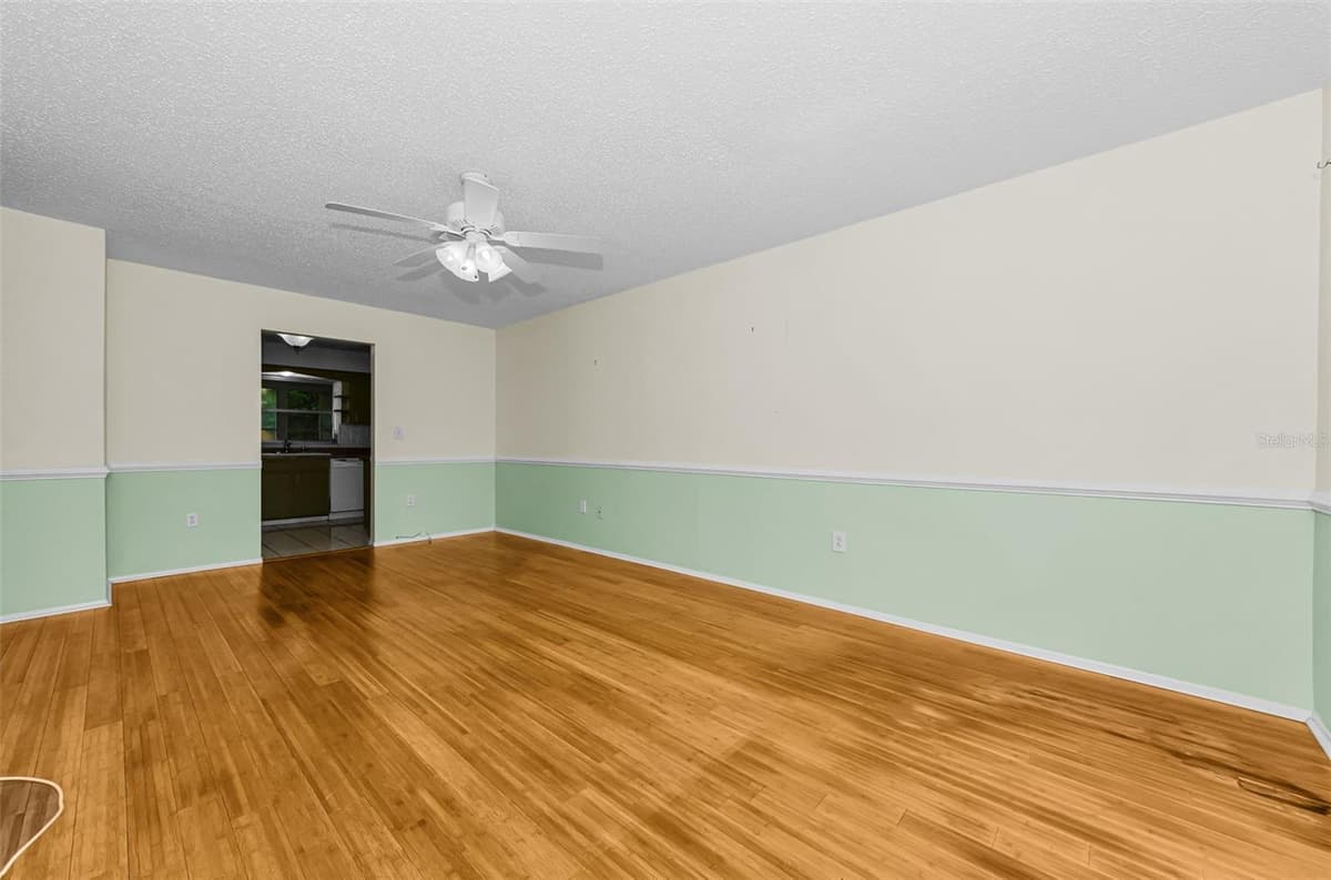 830 CAMBRIDGE COURT — photo 10 of 49
